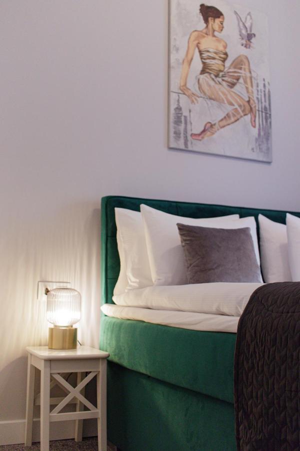 Apartamenty Plac Kolegiacki Posen Exterior foto